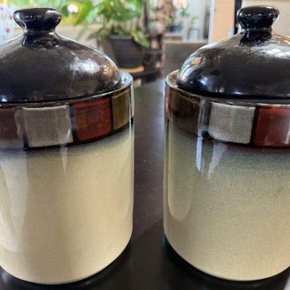 Lot of 2 Pfaltzgraff Taos Large Canisters With Lids  Good Condition - Picture 1 of 7